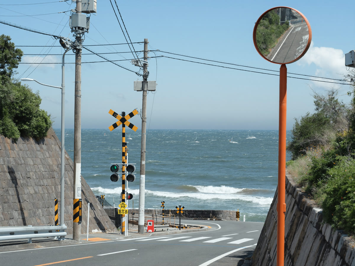 Coastal railway crossing used as the location reference